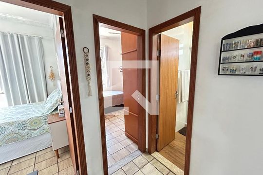 Corredor de apartamento à venda com 2 quartos, 65m² em Piedade, Rio de Janeiro