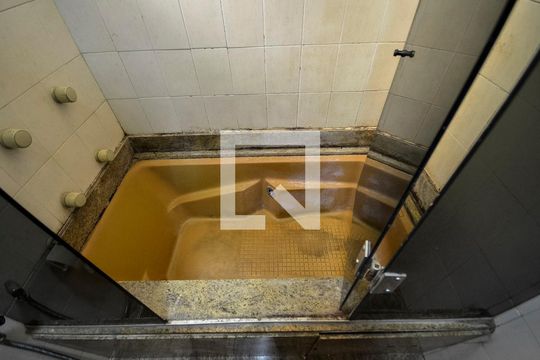 Banheiro da Suíte de casa de condomínio à venda com 2 quartos, 63m² em Vila Isabel, Rio de Janeiro