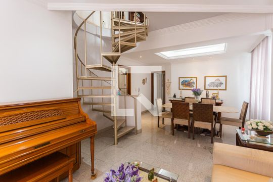 Apartamento à venda com 4 quartos, 250m² em Carmo, Belo Horizonte