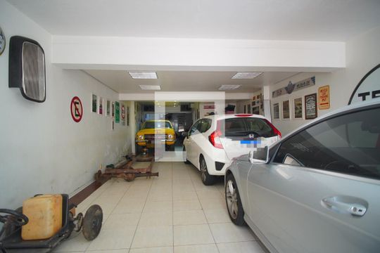 Garagem de casa à venda com 3 quartos, 348m² em Vila Jardim, Porto Alegre