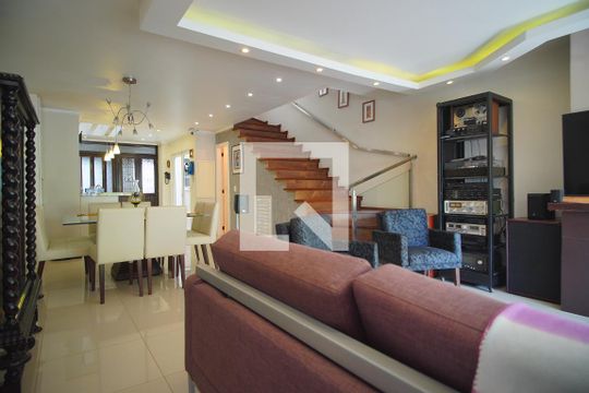 Casa à venda com 3 quartos, 348m² em Vila Jardim, Porto Alegre