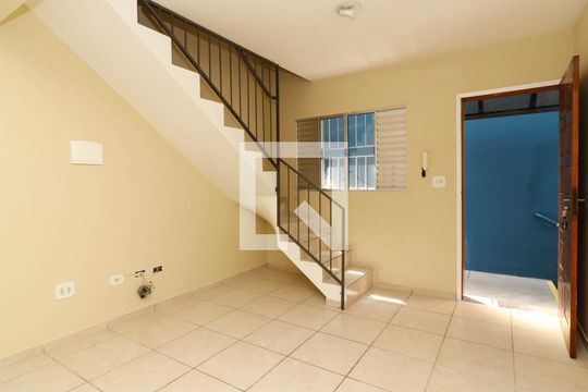 Casa de Condomínio para alugar com 2 quartos, 80m² em Vila Ré, São Paulo