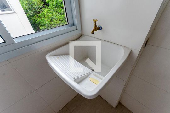 Área de Serviço de apartamento para alugar com 2 quartos, 48m² em Vila Santa Edwiges, São Paulo