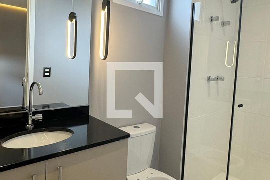 Banheiro da Suíte 1 de apartamento à venda com 3 quartos, 67m² em Jardim Iracema/aldeia, Barueri