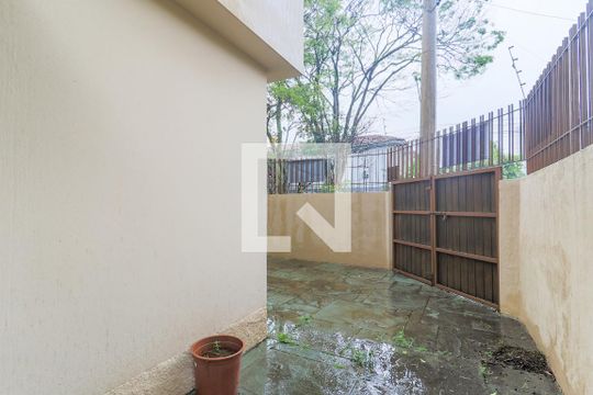 Quintal de casa para alugar com 3 quartos, 160m² em Vila Cordeiro, São Paulo