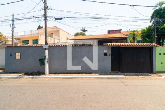 Fachada de casa à venda com 3 quartos, 498m² em Cidade Vargas, São Paulo
