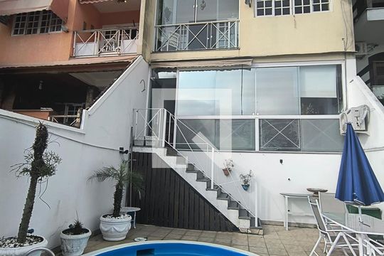 Quintal de casa à venda com 3 quartos, 198m² em Anil, Rio de Janeiro