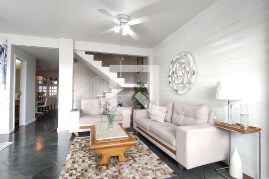 Casa à venda com 3 quartos, 198m² em Anil, Rio de Janeiro