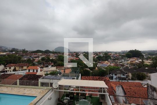 Vista de casa à venda com 3 quartos, 198m² em Anil, Rio de Janeiro