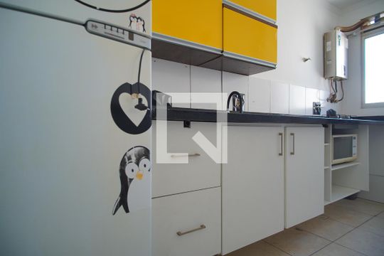 Cozinha de apartamento à venda com 2 quartos, 55m² em Morro Santana, Porto Alegre