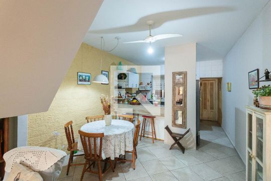 Sala de casa à venda com 3 quartos, 115m² em Tijuca, Rio de Janeiro