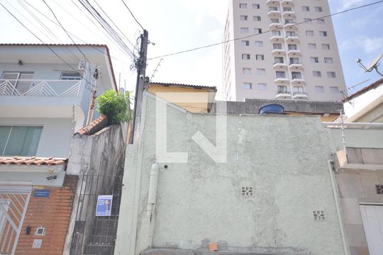 Fachada de casa para alugar com 1 quarto, 40m² em Vila Maria Alta, São Paulo