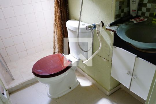 Banheiro Social de apartamento para alugar com 3 quartos, 70m² em Jacarepaguá, Rio de Janeiro