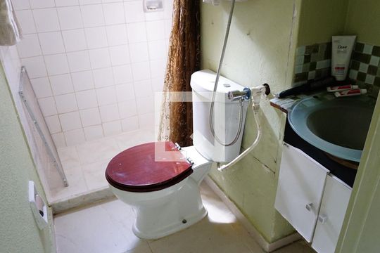 Banheiro Social de apartamento para alugar com 3 quartos, 70m² em Jacarepaguá, Rio de Janeiro