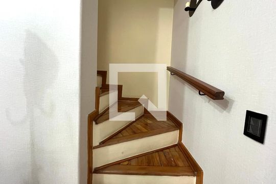 Escada de casa à venda com 4 quartos, 142m² em Vila Mascote, São Paulo