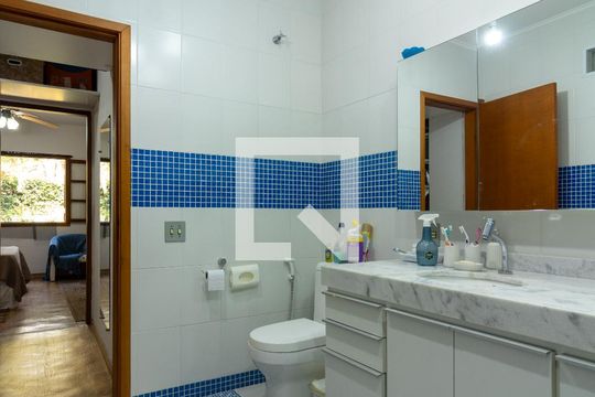 Banheiro da Suíte de casa para alugar com 4 quartos, 300m² em Bairro Jardim Nossa Senhora das Graças, Cotia