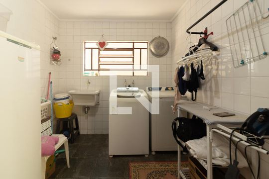 Área de Serviço de casa para alugar com 4 quartos, 300m² em Bairro Jardim Nossa Senhora das Graças, Cotia