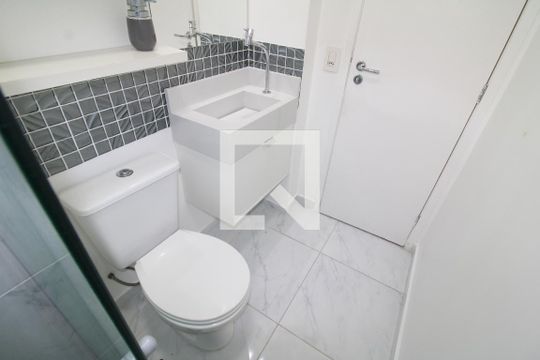 Banheiro de apartamento para alugar com 2 quartos, 54m² em Vila Dom Pedro Ii, São Paulo