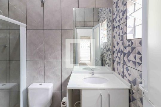 Banheiro de kitnet/studio para alugar com 1 quarto, 30m² em Jaguaré, São Paulo
