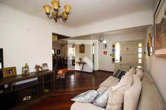 Casa à venda com 4 quartos, 282m² em Nonoai, Porto Alegre
