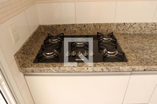 Cozinha e Área de Serviço de apartamento para alugar com 2 quartos, 61m² em Setor Oeste, Goiânia