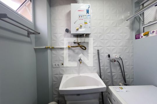 Cozinha e área de serviço de apartamento para alugar com 1 quarto, 38m² em Liberdade, São Paulo