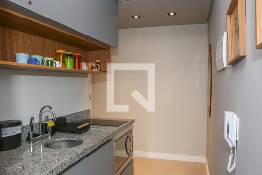 Cozinha de kitnet/studio para alugar com 1 quarto, 25m² em Água Branca, São Paulo
