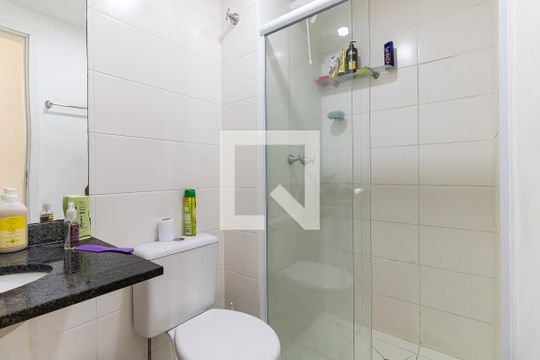 Banheiro de apartamento à venda com 2 quartos, 45m² em Parque Fongaro, São Paulo