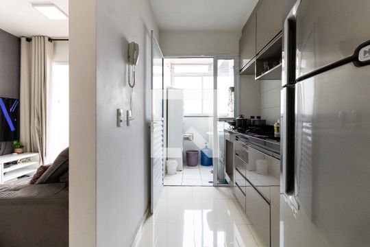 Cozinha de apartamento à venda com 2 quartos, 45m² em Parque Fongaro, São Paulo