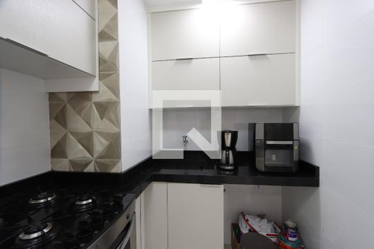 Cozinha de apartamento para alugar com 2 quartos, 38m² em Vila Tolstoi, São Paulo