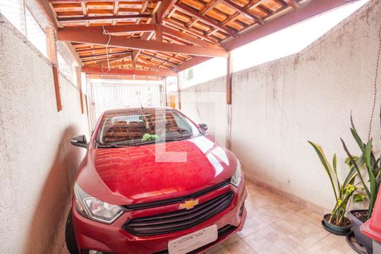 Garagem de casa à venda com 2 quartos, 125m² em Cidade Patriarca, São Paulo
