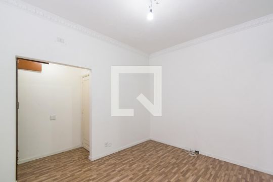 Sala de apartamento para alugar com 1 quarto, 45m² em Brás de Pina, Rio de Janeiro