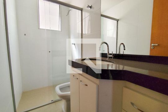 Banheiro de apartamento à venda com 3 quartos, 80m² em Cidade Nova, Belo Horizonte