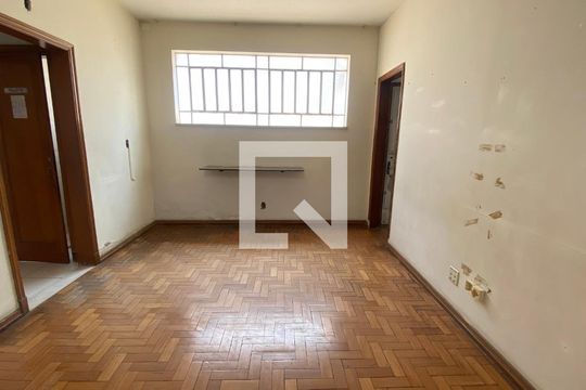Sala de casa à venda com 8 quartos, 500m² em Barroca, Belo Horizonte