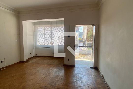 Sala de casa para alugar com 8 quartos, 500m² em Barroca, Belo Horizonte