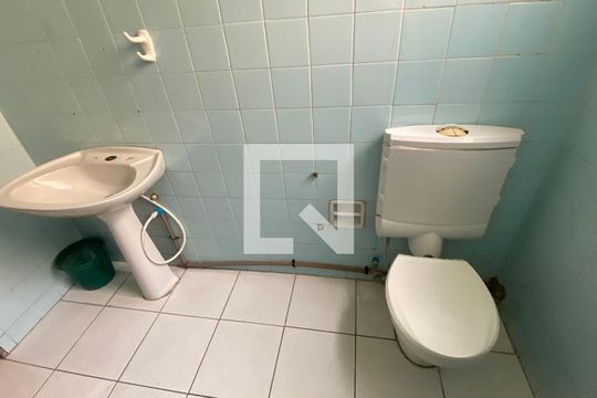 Banheiro Social de casa à venda com 8 quartos, 500m² em Barroca, Belo Horizonte