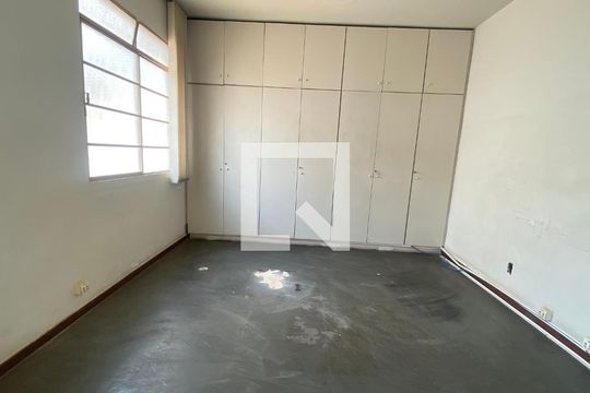 Quarto 4 de casa à venda com 8 quartos, 500m² em Barroca, Belo Horizonte