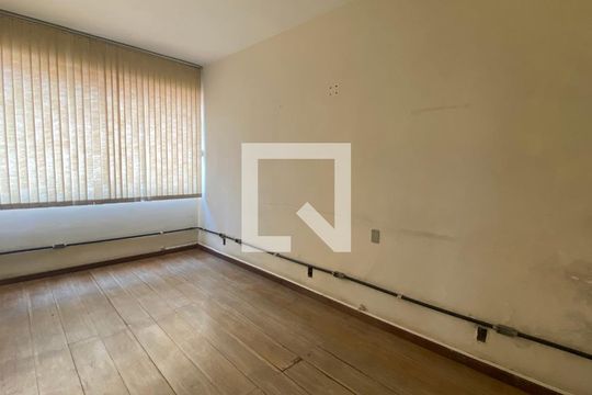 Quarto  de casa para alugar com 8 quartos, 500m² em Barroca, Belo Horizonte