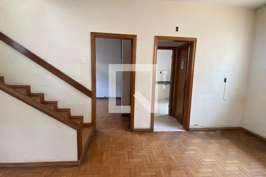 Sala de casa para alugar com 8 quartos, 500m² em Barroca, Belo Horizonte
