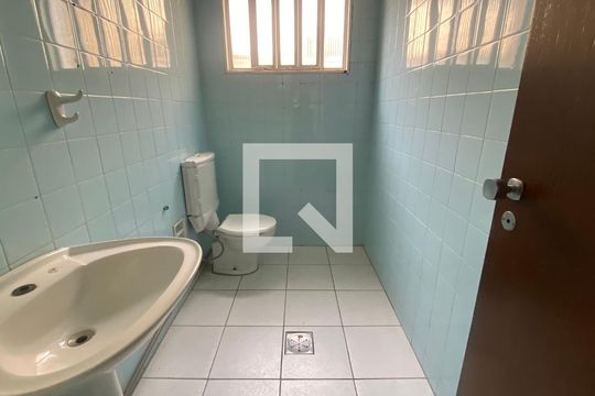Banheiro Social de casa à venda com 8 quartos, 500m² em Barroca, Belo Horizonte