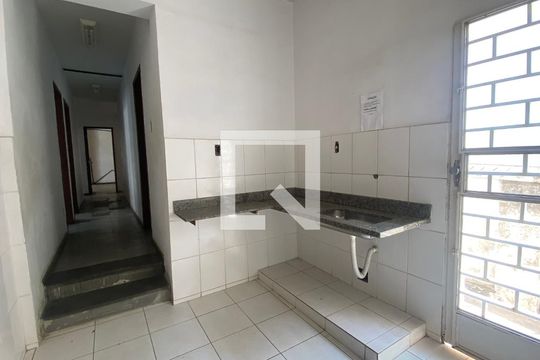 Cozinha de casa para alugar com 8 quartos, 500m² em Barroca, Belo Horizonte
