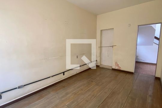 Quarto  de casa para alugar com 8 quartos, 500m² em Barroca, Belo Horizonte