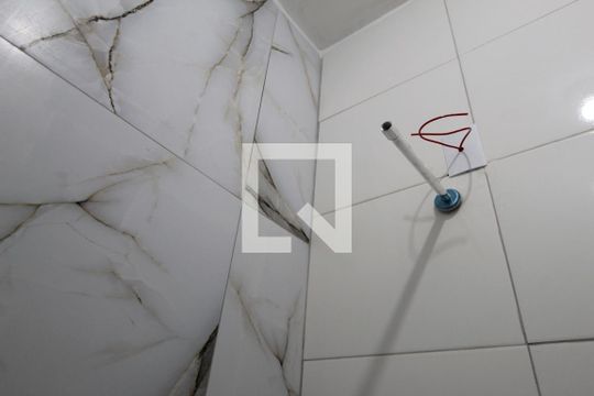 Banheiro de kitnet/studio para alugar com 1 quarto, 40m² em Minascaixa, Belo Horizonte