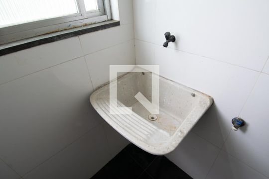 Área de Serviço de apartamento para alugar com 3 quartos, 49m² em Engenho do Porto, Duque de Caxias