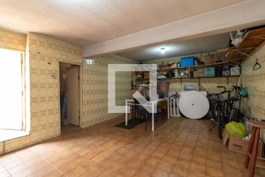 Garagem de casa à venda com 3 quartos, 152m² em Vila Ester (zona Norte), São Paulo