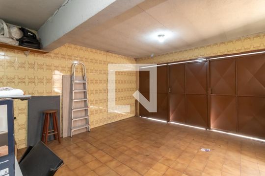 Garagem de casa à venda com 3 quartos, 152m² em Vila Ester (zona Norte), São Paulo