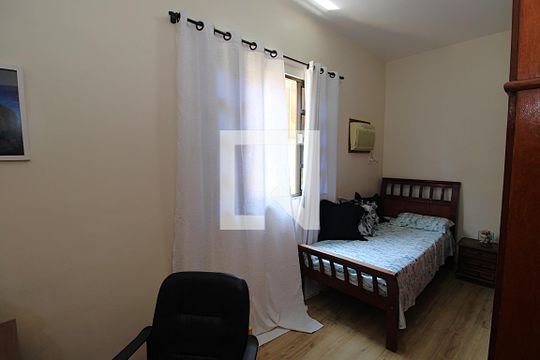 Quarto 2 de casa à venda com 3 quartos, 317m² em Abolição, Rio de Janeiro