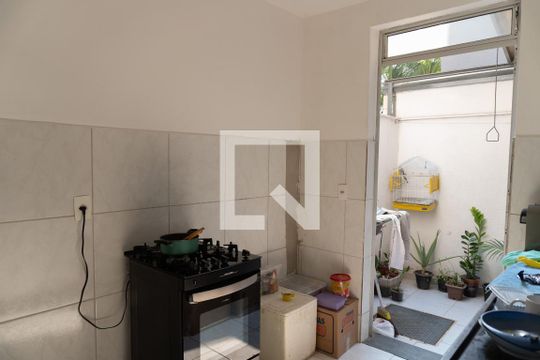 Cozinha de apartamento para alugar com 2 quartos, 52m² em Sapucaias, Contagem