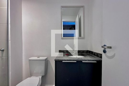 Banheiro de kitnet/studio à venda com 0 quarto, 25m² em Campo Belo, São Paulo