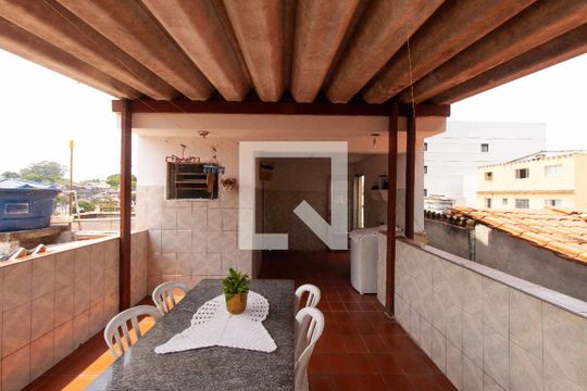 Área externa de casa à venda com 5 quartos, 125m² em Jardim Sapopemba, São Paulo